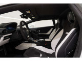 Fully electric and heated comfort seats