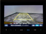 バックカメラ搭載です!車庫入れが苦手な人はもちろん、車両感覚に自信がある人にもお勧めです!見えない箇所が見えるようになるので、低い障害物や隠れてしまっている子供の存在等にも気付く事が出来ます。
