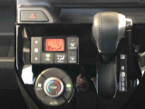 温度を設定すれば、自動で車内の温度管理をしてくれる優れものです♪ATミッションで運転楽々