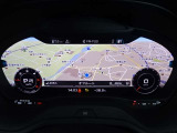 メーターパネルは12.3インチの液晶画面、バーチャルコクピットを採用しております。スピードメーター表示はもちろんのこと、ナビ・ラジオ・メディアなどもステアリングスイッチで操作可能となります。