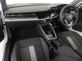 Audiのインテリアはエクステリア同様、優れたデザイン性とクオリティ、そして機能性を兼ね備えております。