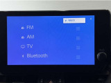 ディスプレイオーディオを装備。スマホと車をつなぐことで、これまでのナビに加えていろんなサービスが楽しめます。