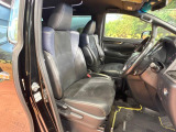 運転席シート廻りは使用感も少なく、良好な状態となっています。丁寧に使われていたことがよくわかりますね。