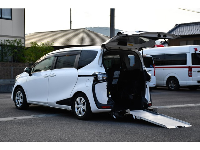 シエンタ1.5 X ウェルキャブ 車いす仕様車 タイプIII 助手席側セカンドシート付
