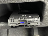 【ETC】有料道路を利用する際に料金所で停止することなく通過できる、ETC車載器(ノンストップ自動料金収受システム機器)が装備されています。セットアップを行うことで利用可能になります。