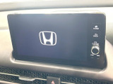 【メーカー純正9型ナビ】インテリアに溶け込むスタイリッシュな「専用設計」メーカーナビを装備♪視認性や操作性など基本性能にも優れ、より上質なカーライフをお楽しみいただけます。