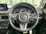 【純正革巻きステアリング】上質な革を使用することで、手にしっかり馴染みとても運転しやすいハンドルです♪