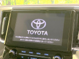【9インチ ディスプレイオーディオ】大画面ディスプレイへお持ちのスマートフォンと連携して、ナビやbluetoothでの音楽再生が可能です♪デザインはもちろん操作性も良好!別途ナビ機能の取付可能です♪