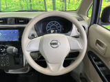 インテリアに合わせたデザインのステアリングは、運転される方のことも考え、運転しやすい形状、大きさです。是非一度、実際に触ってお確かめください。
