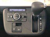 温度を設定すれば、自動で車内の温度管理をしてくれる優れものです♪ATミッションで運転楽々