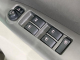 【電動格納ミラー】サイドミラーは電動格納式となっており、狭い駐車場でもキズがつくリスクを抑えられます。