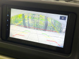 【バックカメラ】駐車時に後方がリアルタイム映像で確認できます。大型商業施設や立体駐車場での駐車時や、夜間のバック時に大活躍!運転スキルに関わらず、今や必須となった装備のひとつです!