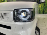 【LEDヘッドライト】悪天候や夜間走行時も良好な視界を確保し安心して運転できる高輝度LEDヘッドライトを装備!点灯速度が早く、消費電力も抑えられています。