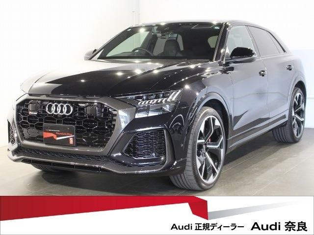 アウディ RS Q8 