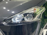 【LEDヘッドライト】悪天候や夜間走行時も良好な視界を確保し安心して運転できる高輝度LEDヘッドライトを装備!点灯速度が早く、消費電力も抑えられています。