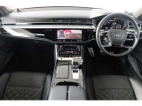 Audiのインテリアはエクステリア同様、優れたデザイン性とクオリティ、そして機能性を兼ね備えております。