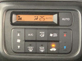 簡単操作なオートエアコンに快適装備に加え、更にシートヒーターもついてます!どんな時期でも快適にお過ごしいただけます!