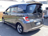 自社整備工場で点検整備をおこなってからお渡ししています。車検が残っている場合は『12ヶ月点検整備』を、車検整備付きの場合は『車検整備』をおこないます。整備費用は車両本体価格に含まれています。