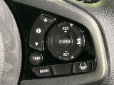 【アダプティブクルーズコントロール】高速道路での長距離走行が楽に!!自動で速度を保つクルーズコントロールが、衝突軽減システムと連携し、前方の車両を感知して車間を保つように速度調節してくれます!!