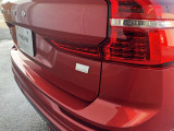 いつの時代も最先端で独特なデザイン性を持つXC60のテールランプ。暗い夜道でも異彩を放つ輝きです!
