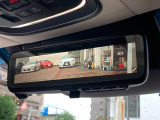 【デジタルインナーミラー】後席の大きな荷物や同乗者で後方が確認しづらい時でも安心!カメラが撮影した車両後方の映像をルームミラー内に表示。クリアな視界で状況の確認が可能です!