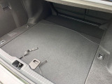 普段のお買い物や通勤、送迎等に十分な荷室スペースを確保しております。