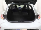 後席シートを倒せばさらに荷物が積めます。