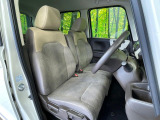 運転席シート廻りは使用感も少なく、良好な状態となっています。丁寧に使われていたことがよくわかりますね。