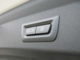 電動リアゲート装備。バンパー下でのキックオープン&クローズ機能も装備です。