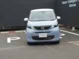 ヘッドライトの上向き下向きを自動で切り替えてくれます。対向車や前方の車にも迷惑をかけにくくなります。