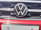 VOLKSWAGENのエンブレムにはセンサーが内蔵されています。