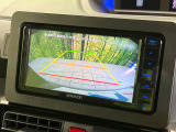 【バックカメラ】駐車時に後方がリアルタイム映像で確認できます。大型商業施設や立体駐車場での駐車時や、夜間のバック時に大活躍!運転スキルに関わらず、今や必須となった装備のひとつです!
