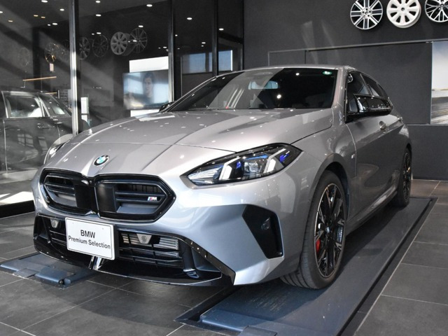1シリーズM135 xドライブ 4WD