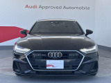 Audiの象徴であるシングルフレームグリルをよりワイドで低くシャープなデザインとすることでワイド&ローのフォルムを協調しています。
