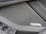 ハーマンカードンスピーカーが付いております。
