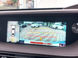 【パノラミックビューモニター】専用のカメラにより、上から見下ろしたような視点で360度クルマの周囲を確認することができます☆死角部分も確認しやすく、狭い場所での切り返しや駐車もスムーズに行えます。