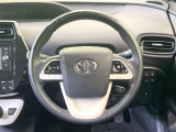【純正革巻きステアリング】上質な革を使用することで、手にしっかり馴染みとても運転しやすいハンドルです♪