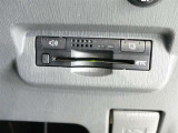 ETC車載器付きです。高速道路の料金所渋滞も解消!落ち着いてスムーズに通過できます。今や必需品の一つとなった装備ですね。