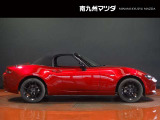 低いボンネットフードは低く鋭いスポーツカーらしいノーズ先端を表現するとともに、良好な運転視界を得ることができます。この低重心スタイルは高い運動性を予感させ、非日常性も表現しています。