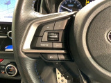 ステアリングにオーディオ操作スイッチが付いています。オーディオ画面に直接タッチしなくても操作が出来ますので、運転に集中できます。