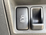 【パワースライドドア】キーや運転席のスイッチでスライドドアの開閉が可能♪電動だから力を入れてドアを開ける必要が無く、小さいお子様でも、重い荷物を持っている時もラクに開け閉めできます♪
