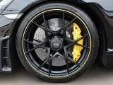 20 インチ 718 Cayman GT4 RS 鍛造アルミ ホイールホイール(サテン ブラック塗装)、リム ボーダー(レーシングイエロー塗装)付き