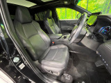 運転席シート廻りは使用感も少なく、良好な状態となっています。丁寧に使われていたことがよくわかりますね。