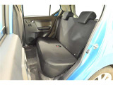 中古車をキレイで気持ちよくお乗りいただけるよう、エンジンルームからシートを外した洗浄まで、目に見えない部分も徹底的に洗浄しています!