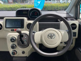 カジュアルな内装。使いやすい運転席周り