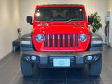 【フロントグリル】7スロットルグリルはJeep伝統の証です。SUVのみにこだわり続けている伝統あるJeep車へお乗り頂いてみてはいかがですか?