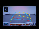 バックの苦手な人にも安心の、カーナビの画面で後方確認ができるバックモニター付きなので安心感UPです