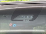 【トヨタセーフティセンス】走行中に前方の車両等を認識し、衝突しそうな時は警報とブレーキで衝突回避と被害軽減をアシスト。より安全にドライブをお楽しみいただけます。
