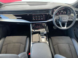 Audiのインテリアはエクステリア同様、優れたデザイン性とクオリティ、そして機能性を兼ね備えております。