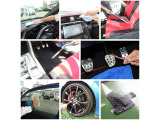 併設の中古車仕上げセンターにて展示前・納車前にプロの手によるルームクリーニングを全台施行しております!ご希望の方にはルームコーティングの施工も行っております。 ※ルームコーティングは有償です。